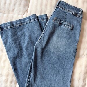 Classic Women's Flare Jeans in Medium Blue